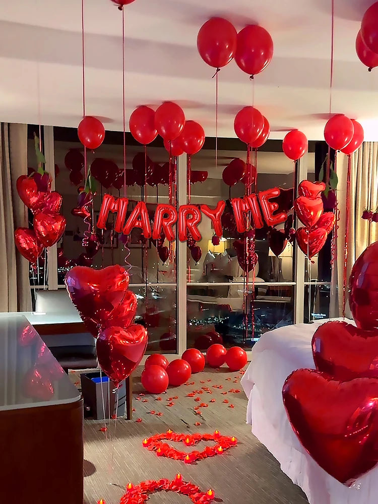 7/528 Stück ‚Marry Me‘ Rote Liebesballon-Set mit roten Blütenblättern, geeignet für Valentinstags-Partys, Dekorationen und Heiratsanträge