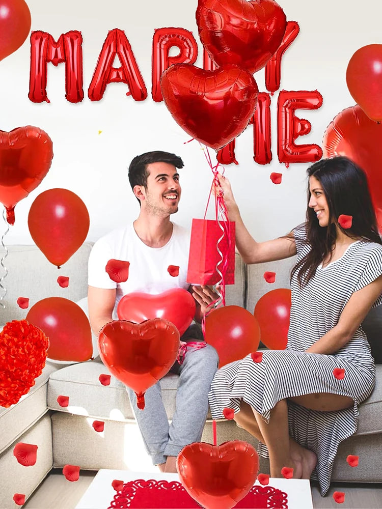 7/528 Stück ‚Marry Me‘ Rote Liebesballon-Set mit roten Blütenblättern, geeignet für Valentinstags-Partys, Dekorationen und Heiratsanträge